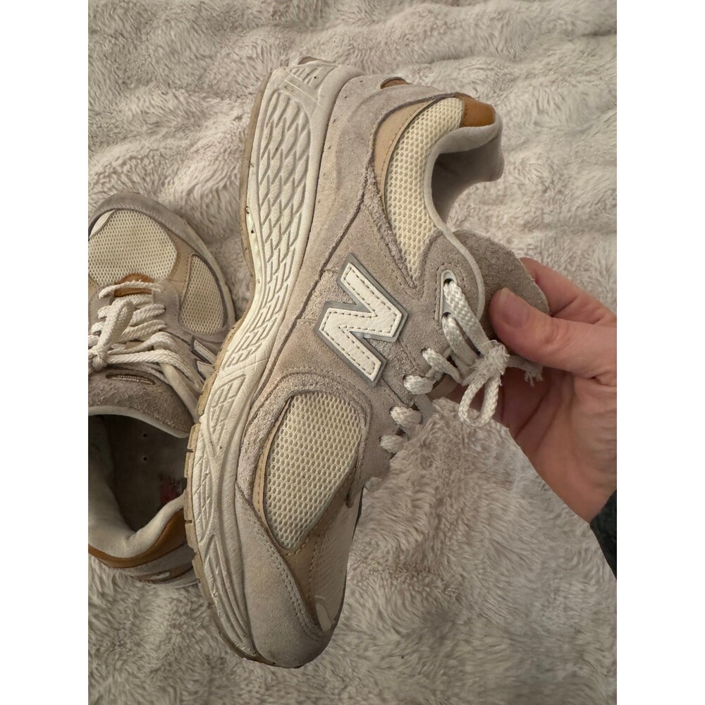 New Balance - Picture 2 of 7